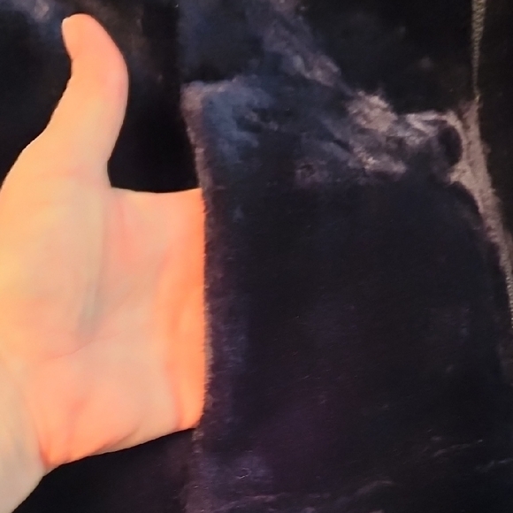 Cozy Black Teddy Jacket - Picture 7 of 11